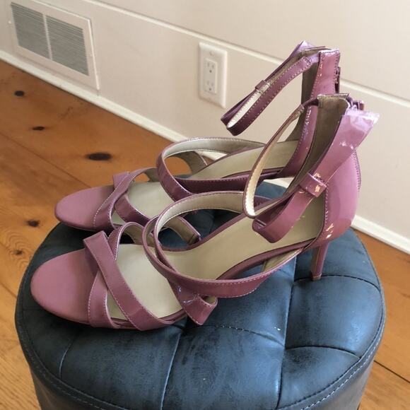Ann Taylor patent Leather Mini Heels- 7 1/2 - Picture 1 of 8